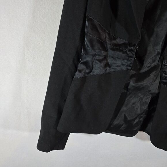 BEBE Women's Blazer Jacket Size 6 Black Peplum 3 Clasp Closure, coat Gently - Picture 3 of 10